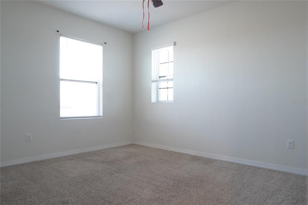 待售: $485,000 (6 贝兹, 3 浴室, 2845 平方英尺)