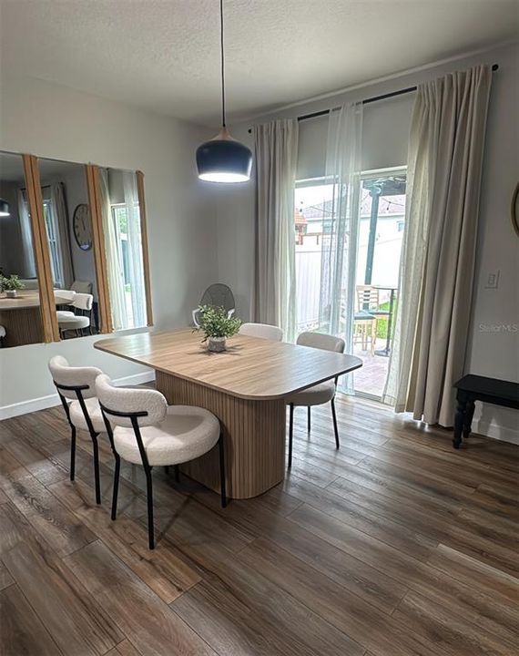 待售: $485,000 (6 贝兹, 3 浴室, 2845 平方英尺)