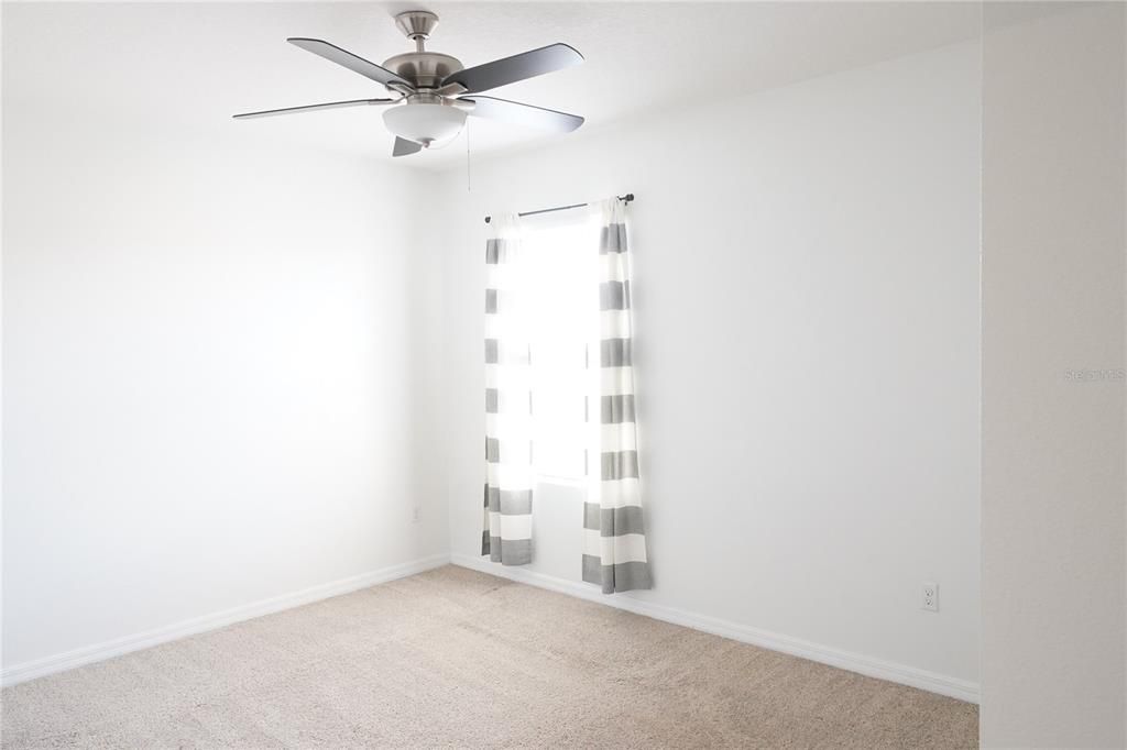 待售: $485,000 (6 贝兹, 3 浴室, 2845 平方英尺)