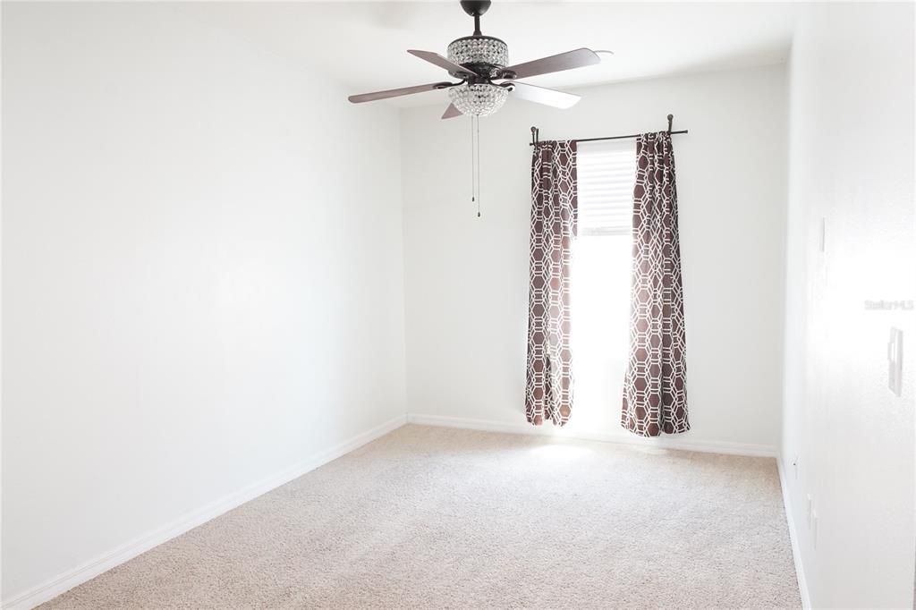 待售: $485,000 (6 贝兹, 3 浴室, 2845 平方英尺)