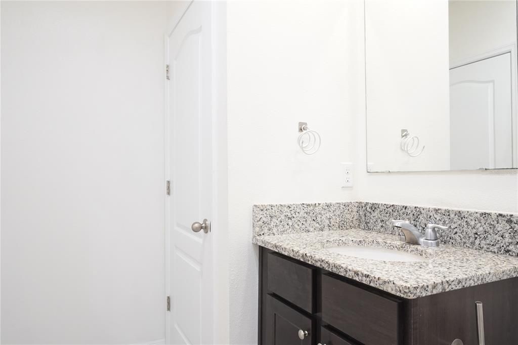 待售: $485,000 (6 贝兹, 3 浴室, 2845 平方英尺)