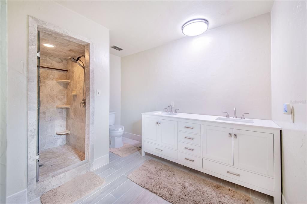 En Venta: $1,200,000 (4 camas, 4 baños, 3788 Pies cuadrados)