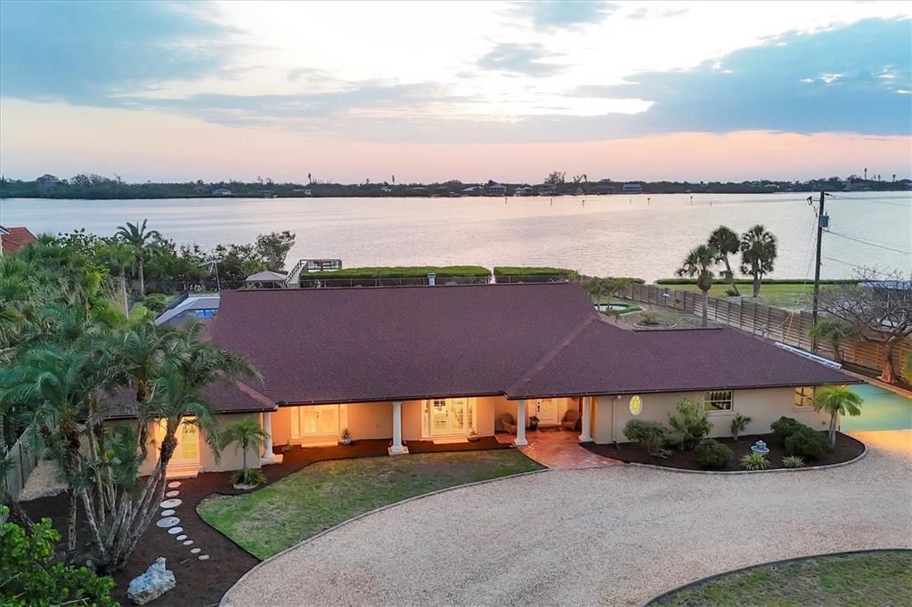 Recently Sold: $1,450,000 (3 beds, 3 baths, 3122 Square Feet)