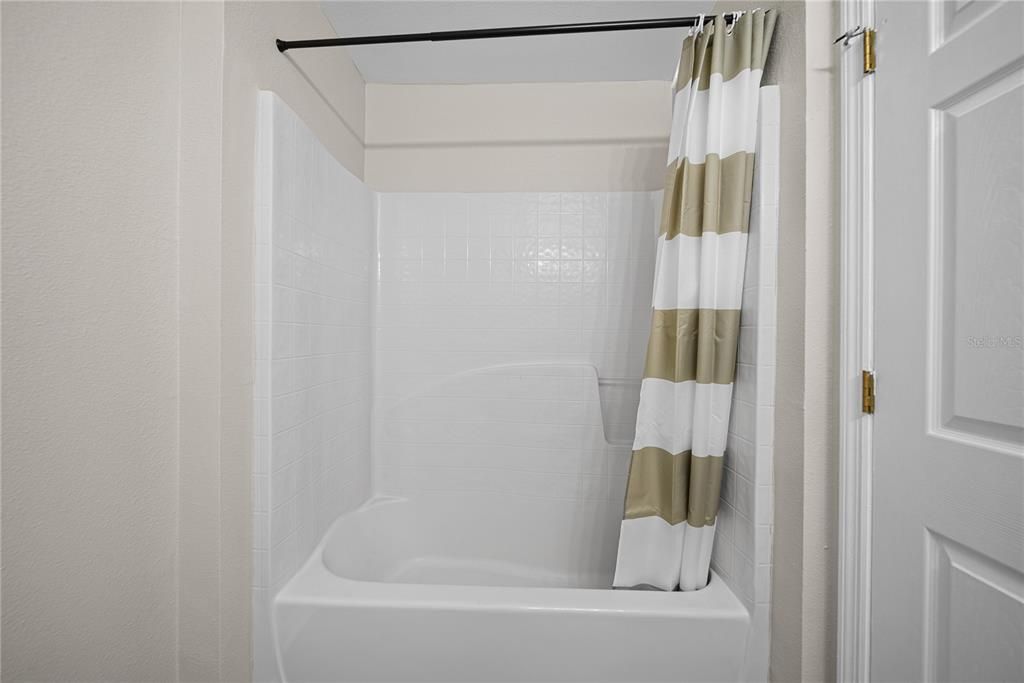 En Renta: $2,050 (3 camas, 2 baños, 1670 Pies cuadrados)