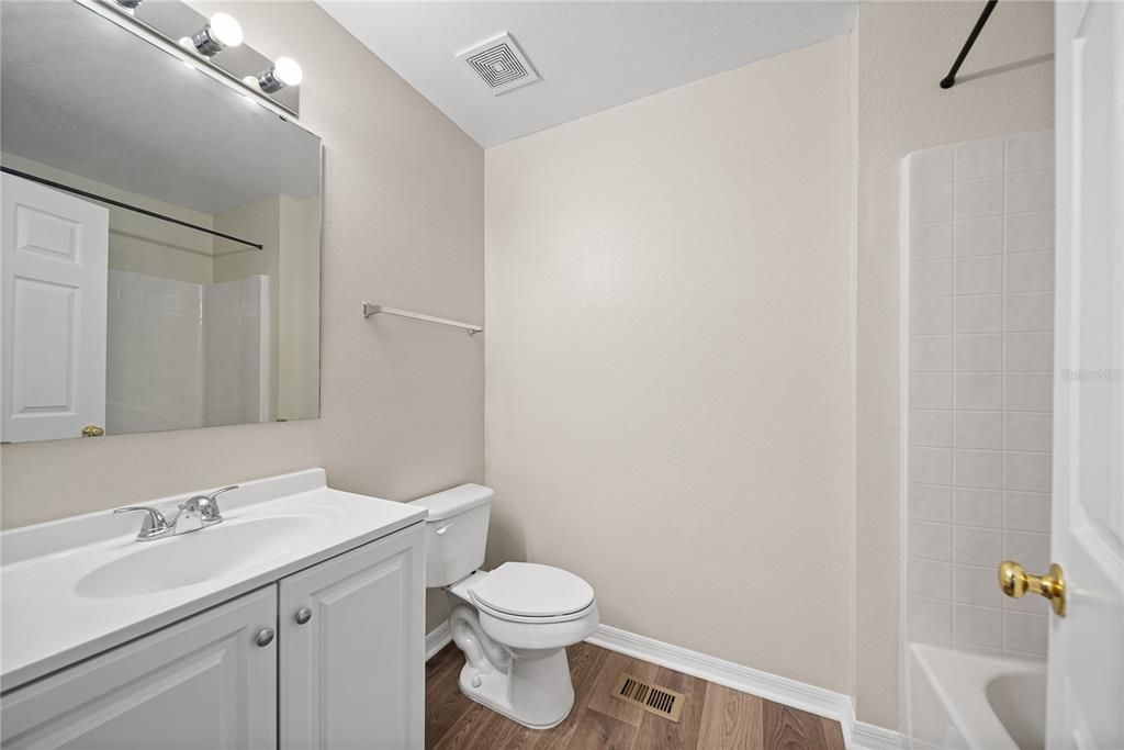 En Renta: $2,050 (3 camas, 2 baños, 1670 Pies cuadrados)