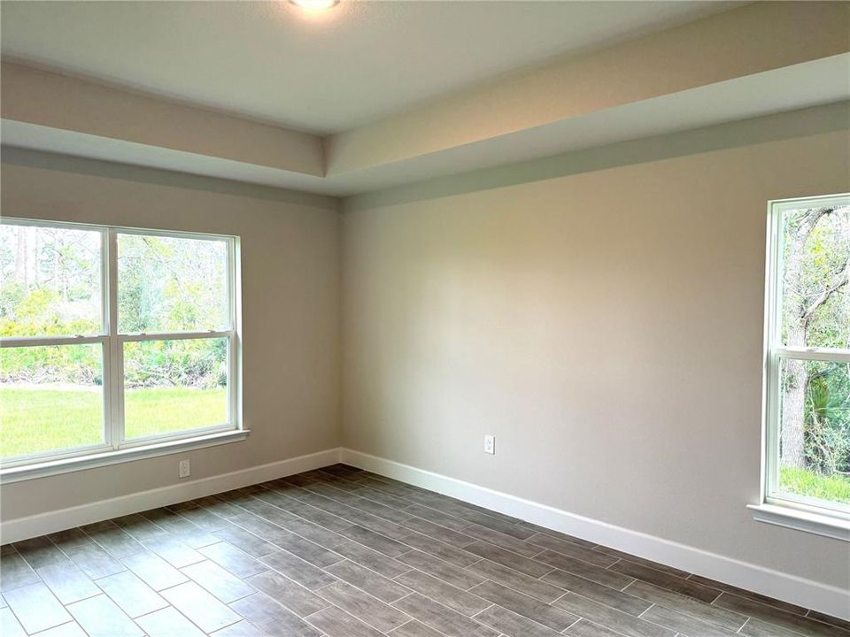 Под контрактом: $325,350 (4 спален, 2 ванн, 1755 Квадратных фут)