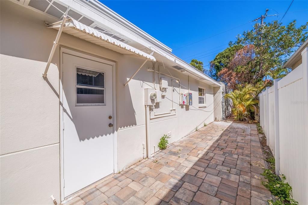 For Sale: $699,000 (4 beds, 3 baths, 2124 Square Feet)