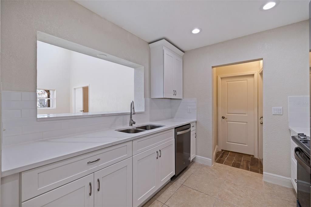 For Sale: $699,000 (4 beds, 3 baths, 2124 Square Feet)