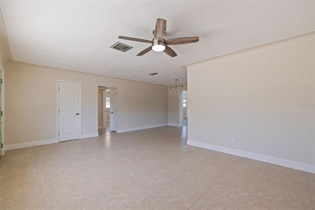 For Sale: $699,000 (4 beds, 3 baths, 2124 Square Feet)