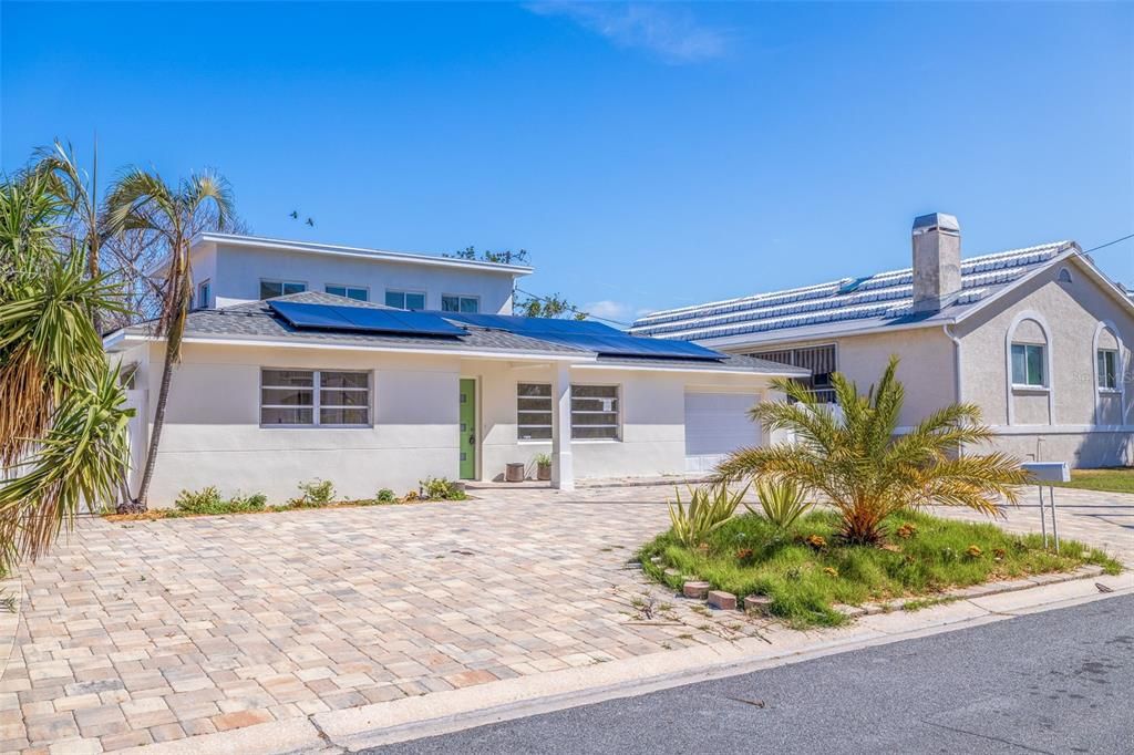 For Sale: $699,000 (4 beds, 3 baths, 2124 Square Feet)