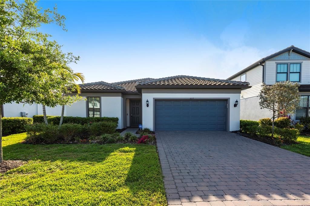 Active With Contract: $4,200 (4 beds, 2 baths, 2054 Square Feet)