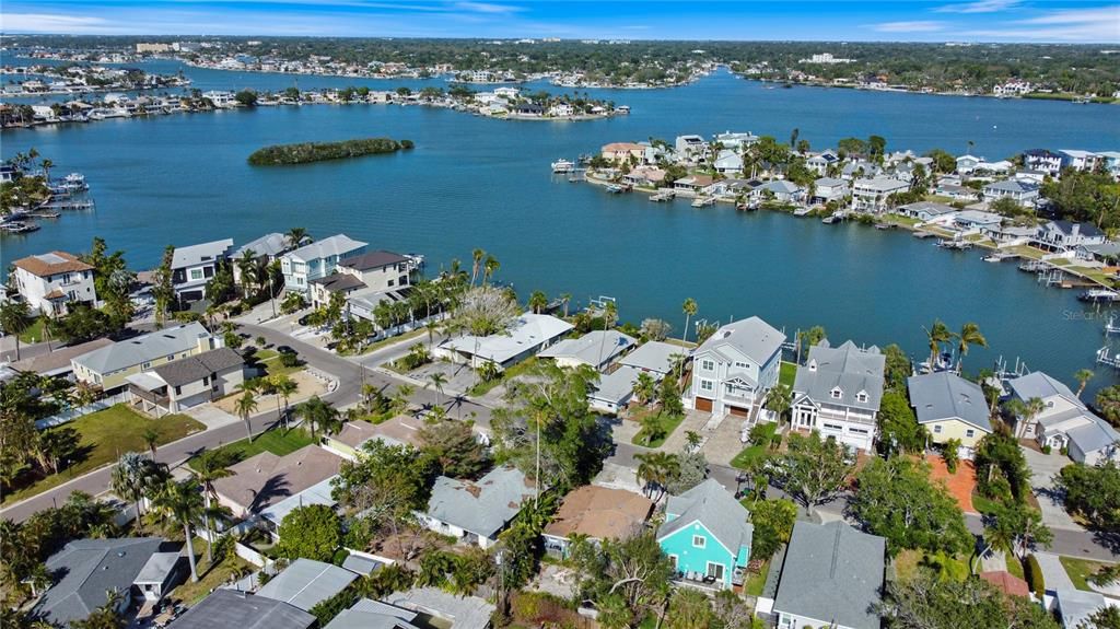 Active With Contract: $474,999 (3 beds, 2 baths, 1252 Square Feet)