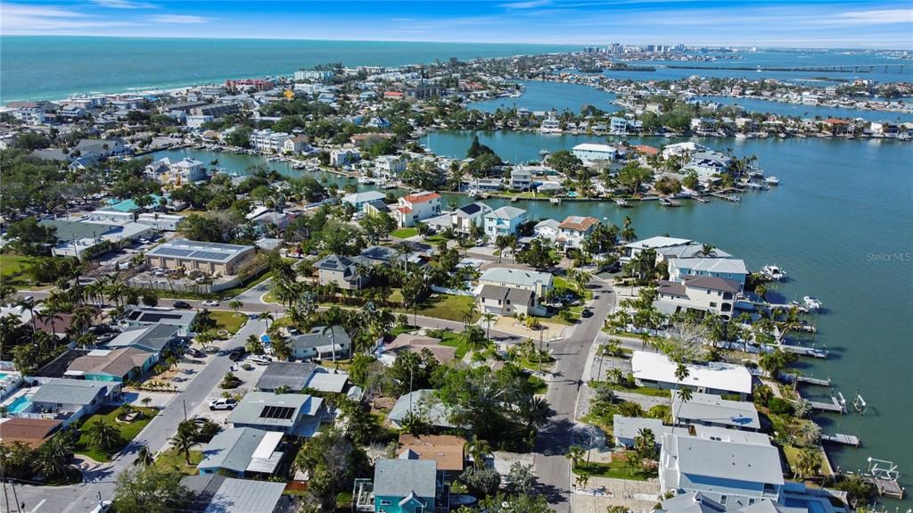 Active With Contract: $474,999 (3 beds, 2 baths, 1252 Square Feet)