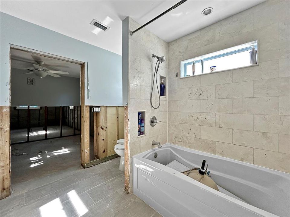 Active With Contract: $474,999 (3 beds, 2 baths, 1252 Square Feet)