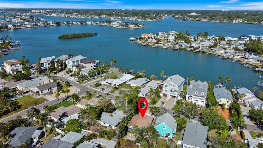 Active With Contract: $474,999 (3 beds, 2 baths, 1252 Square Feet)