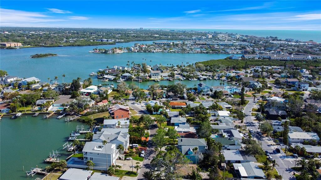 Active With Contract: $474,999 (3 beds, 2 baths, 1252 Square Feet)