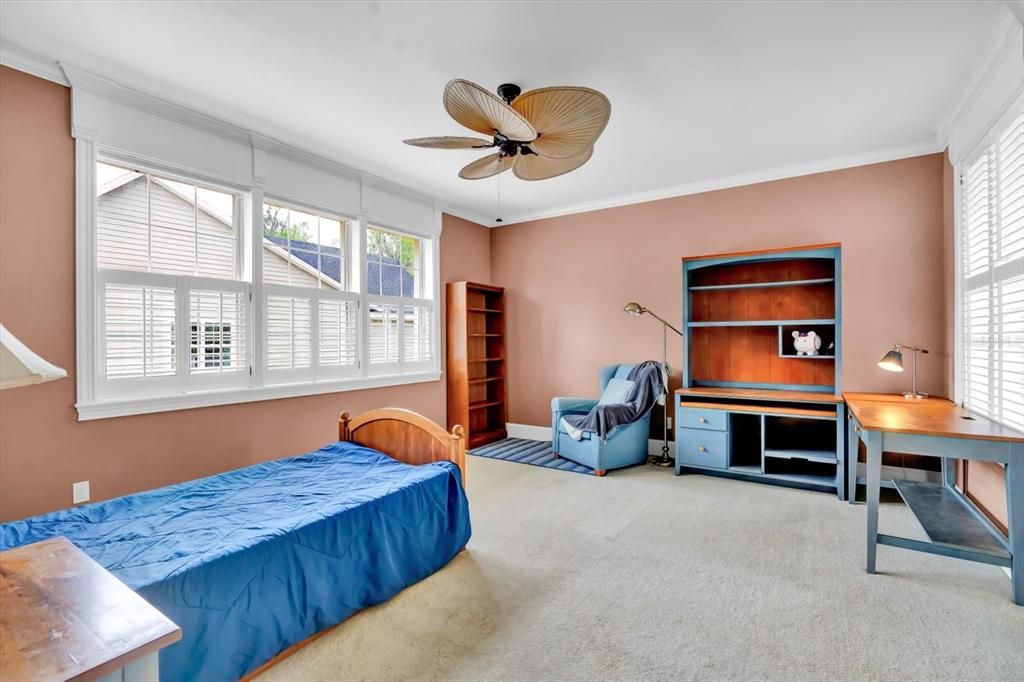 待售: $1,390,000 (7 贝兹, 4 浴室, 6258 平方英尺)