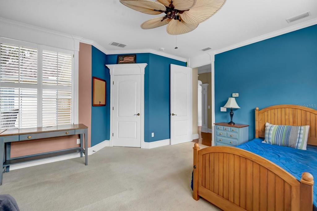 待售: $1,390,000 (7 贝兹, 4 浴室, 6258 平方英尺)