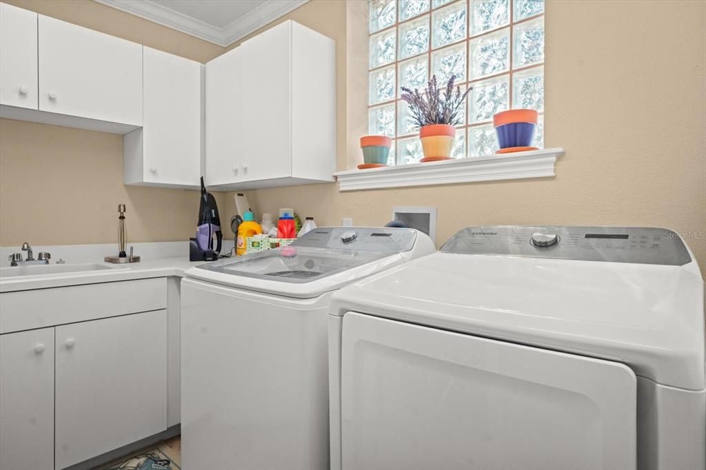 待售: $1,390,000 (7 贝兹, 4 浴室, 6258 平方英尺)