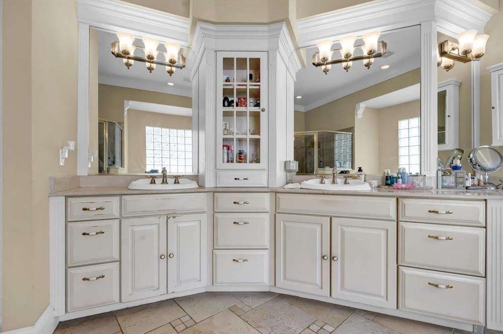 待售: $1,390,000 (7 贝兹, 4 浴室, 6258 平方英尺)