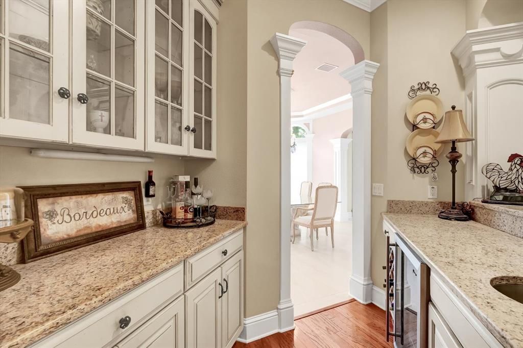 待售: $1,390,000 (7 贝兹, 4 浴室, 6258 平方英尺)