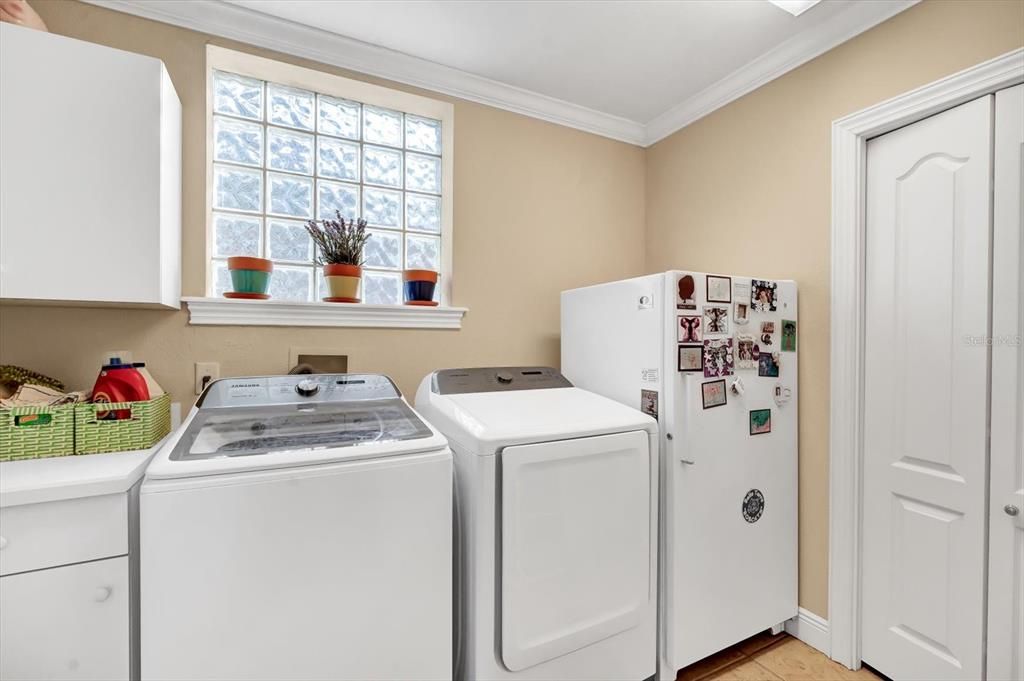 待售: $1,390,000 (7 贝兹, 4 浴室, 6258 平方英尺)