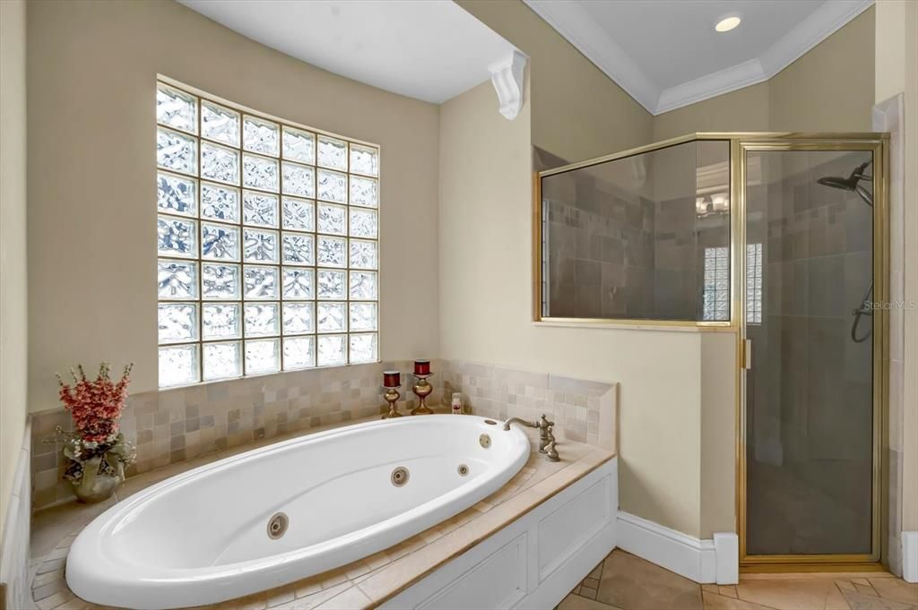 待售: $1,390,000 (7 贝兹, 4 浴室, 6258 平方英尺)