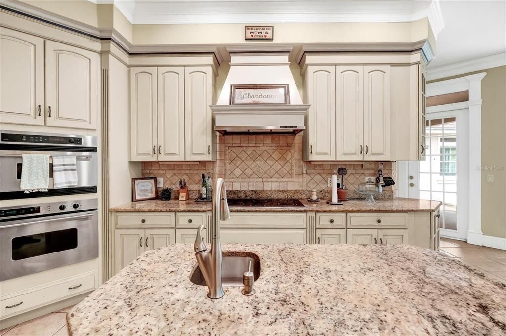 待售: $1,390,000 (7 贝兹, 4 浴室, 6258 平方英尺)