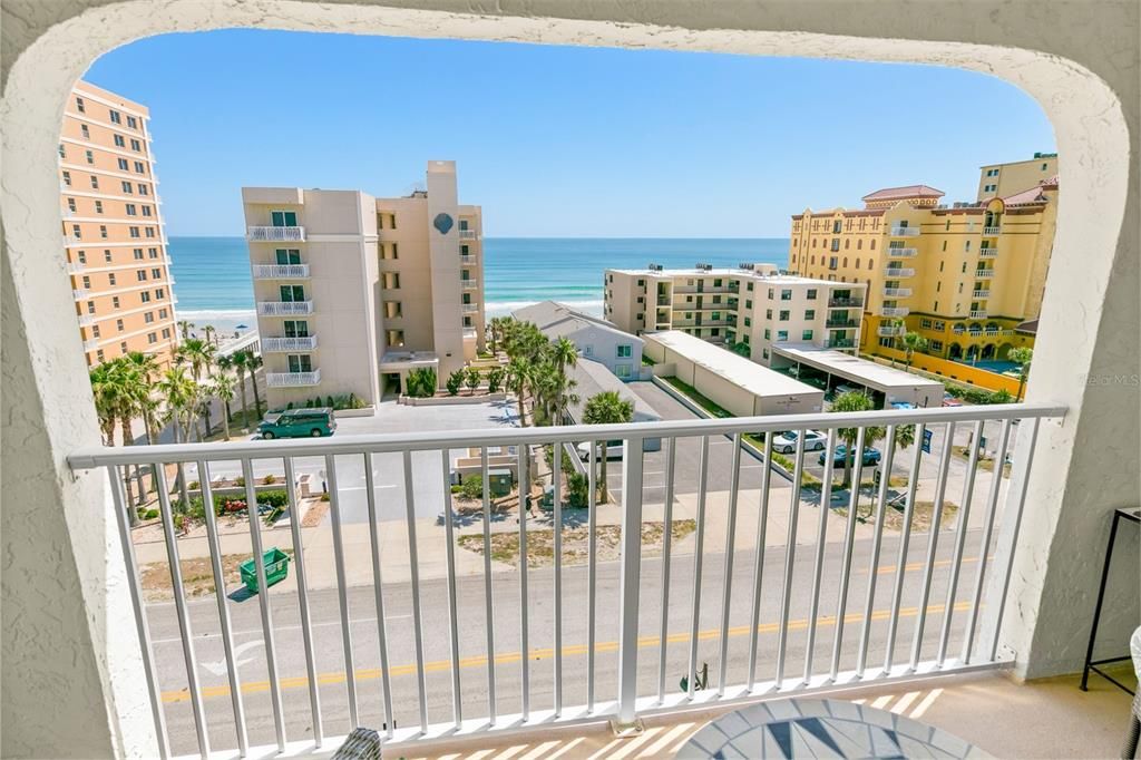 For Sale: $349,900 (2 beds, 2 baths, 1013 Square Feet)