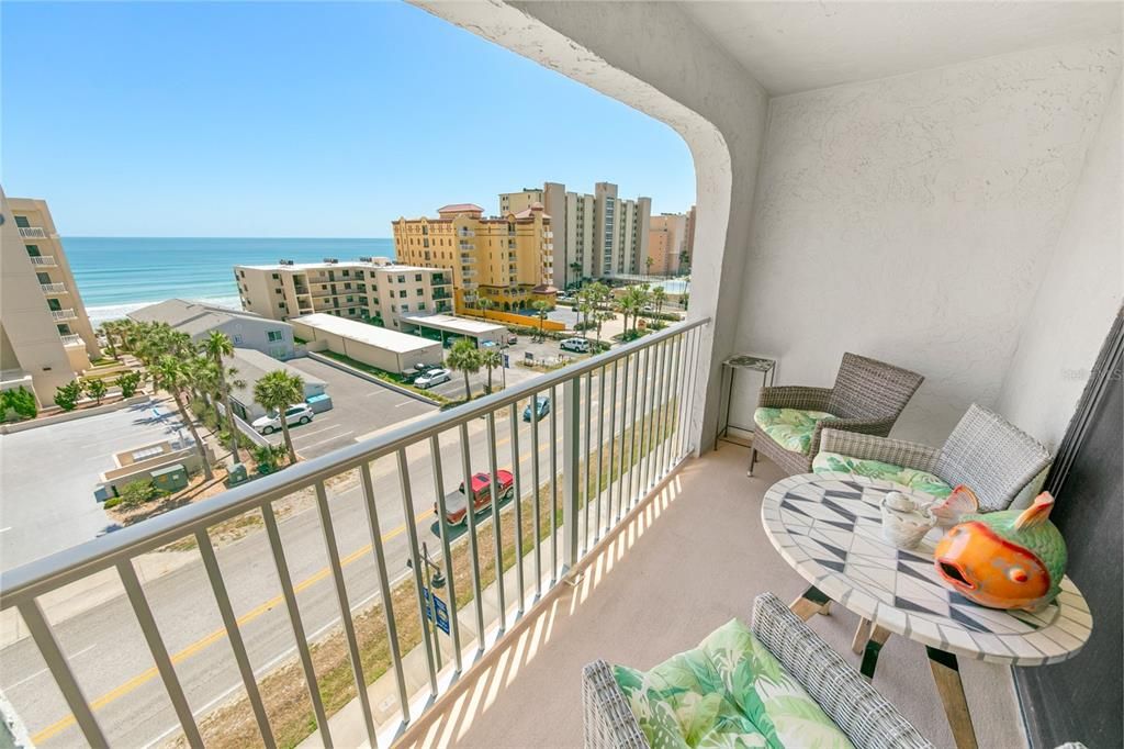 For Sale: $349,900 (2 beds, 2 baths, 1013 Square Feet)