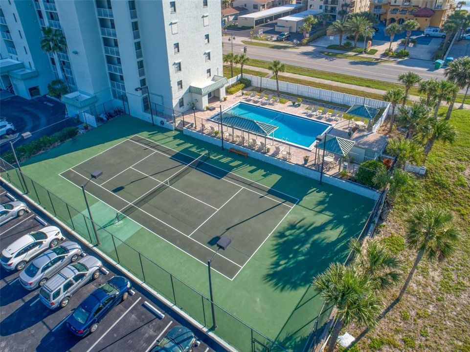 For Sale: $349,900 (2 beds, 2 baths, 1013 Square Feet)