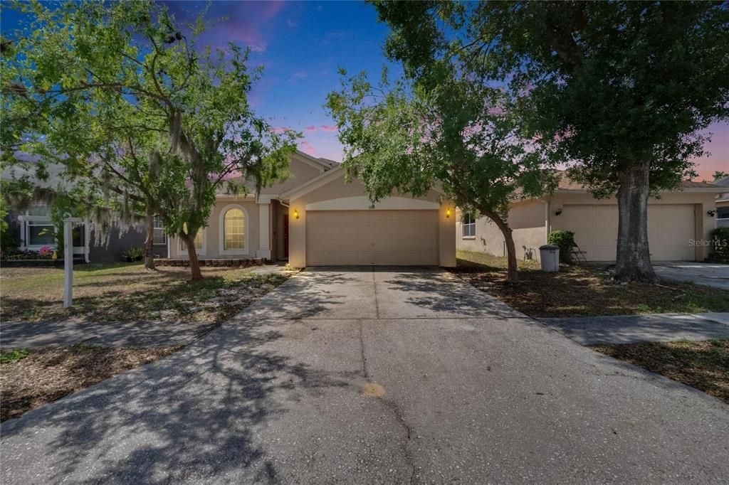 Vendido Recientemente: $360,000 (4 camas, 2 baños, 1828 Pies cuadrados)