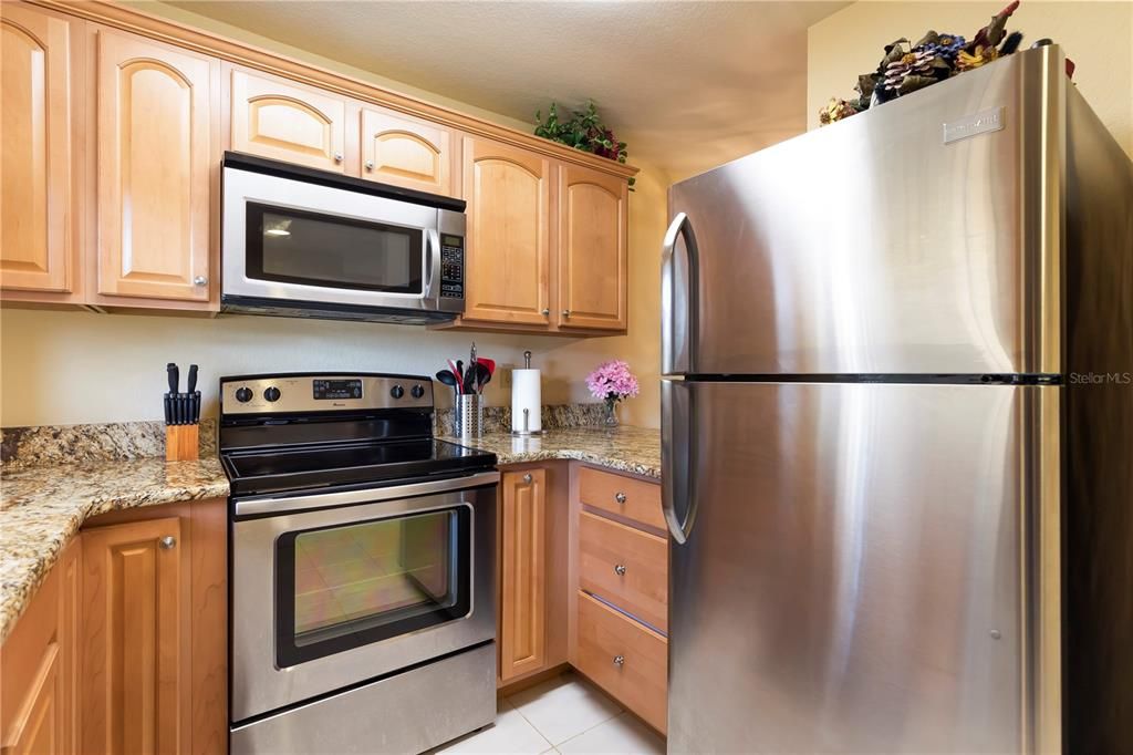 待售: $249,000 (2 贝兹, 1 浴室, 826 平方英尺)