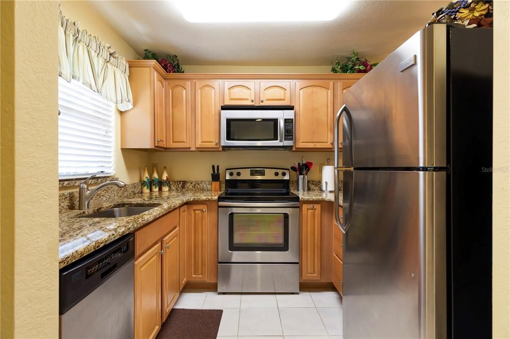 待售: $249,000 (2 贝兹, 1 浴室, 826 平方英尺)