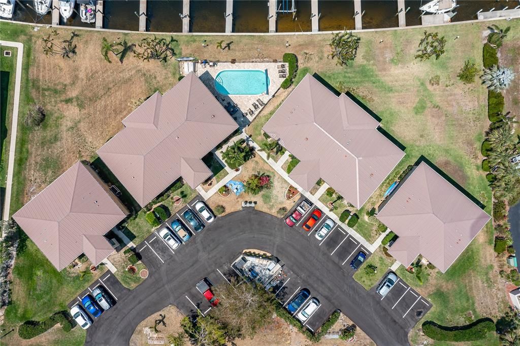 待售: $249,000 (2 贝兹, 1 浴室, 826 平方英尺)