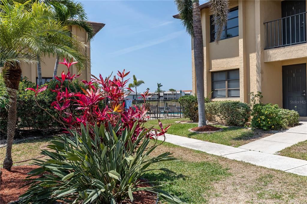 待售: $249,000 (2 贝兹, 1 浴室, 826 平方英尺)