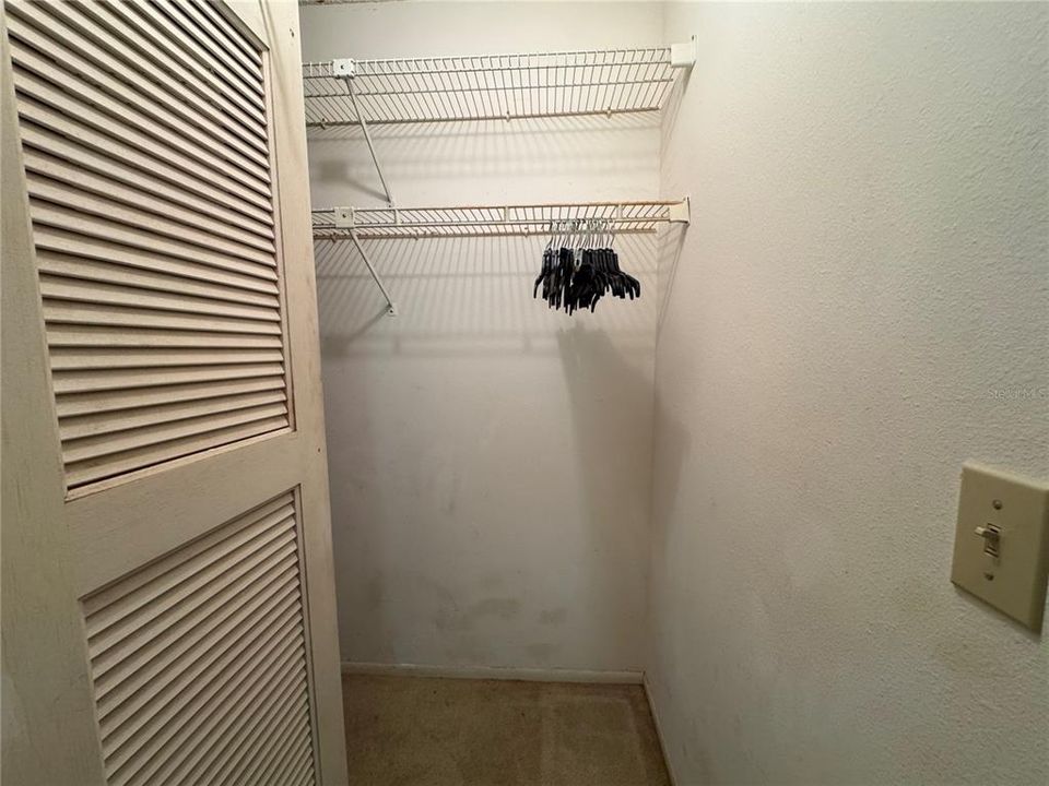 Active With Contract: $120,000 (2 beds, 2 baths, 884 Square Feet)