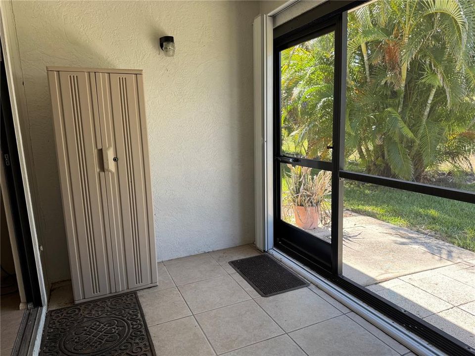 Active With Contract: $120,000 (2 beds, 2 baths, 884 Square Feet)