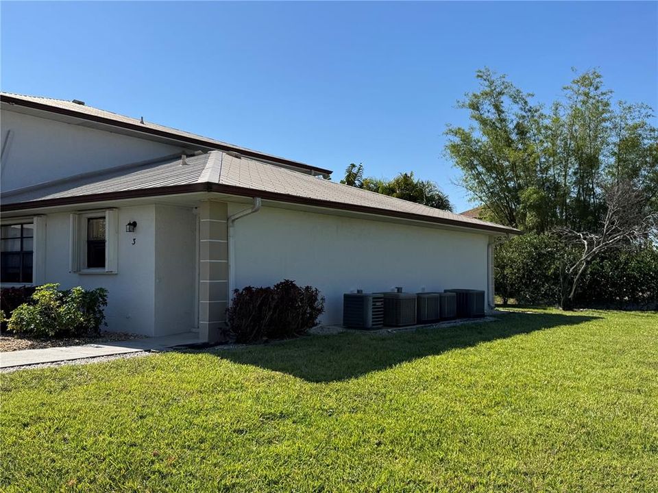 Active With Contract: $120,000 (2 beds, 2 baths, 884 Square Feet)