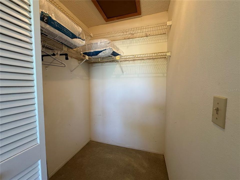 Active With Contract: $120,000 (2 beds, 2 baths, 884 Square Feet)