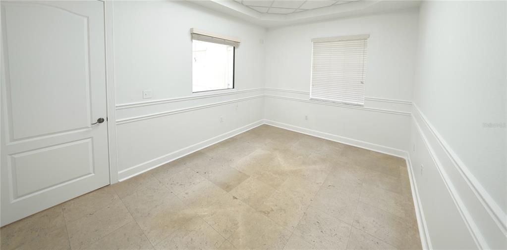 На продажу: $2,526 (0 спален, 0 ванн, 1263 Квадратных фут)