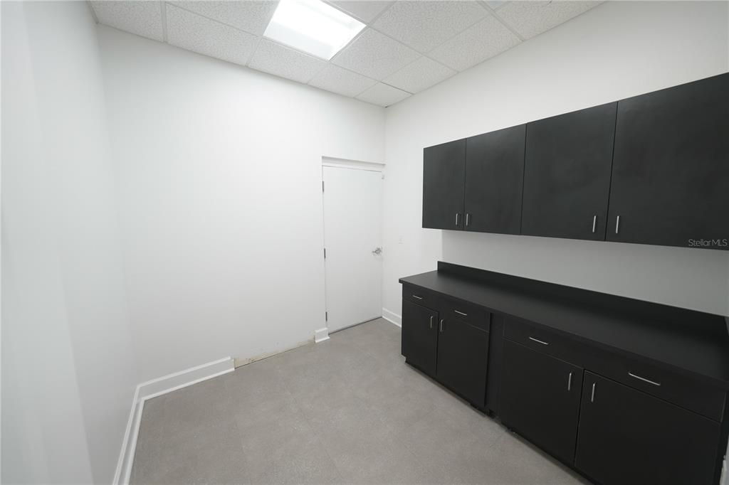 На продажу: $2,526 (0 спален, 0 ванн, 1263 Квадратных фут)