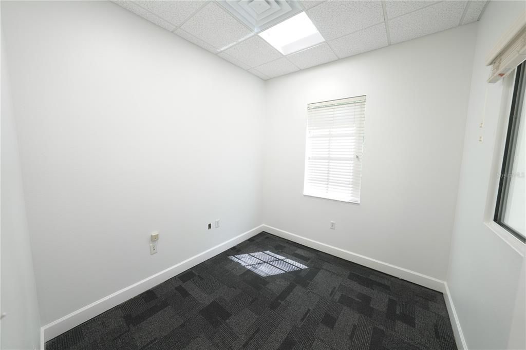 На продажу: $2,526 (0 спален, 0 ванн, 1263 Квадратных фут)