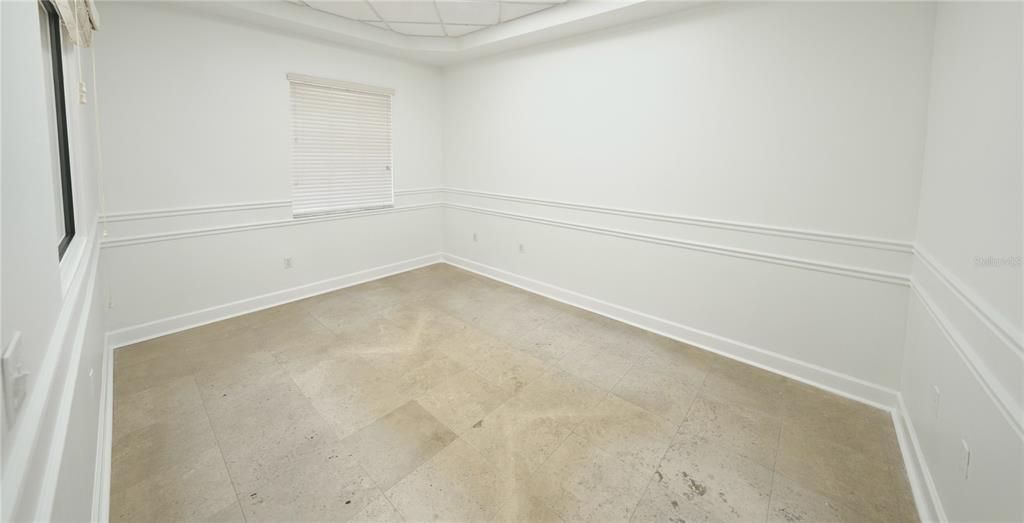 На продажу: $2,526 (0 спален, 0 ванн, 1263 Квадратных фут)