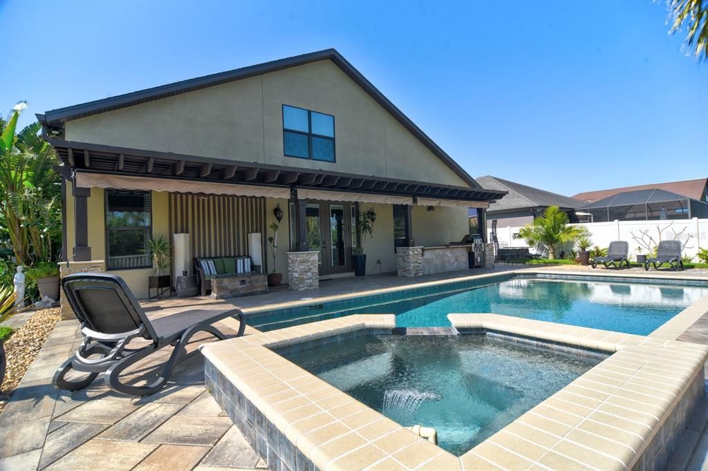 En Venta: $525,000 (4 camas, 3 baños, 2756 Pies cuadrados)