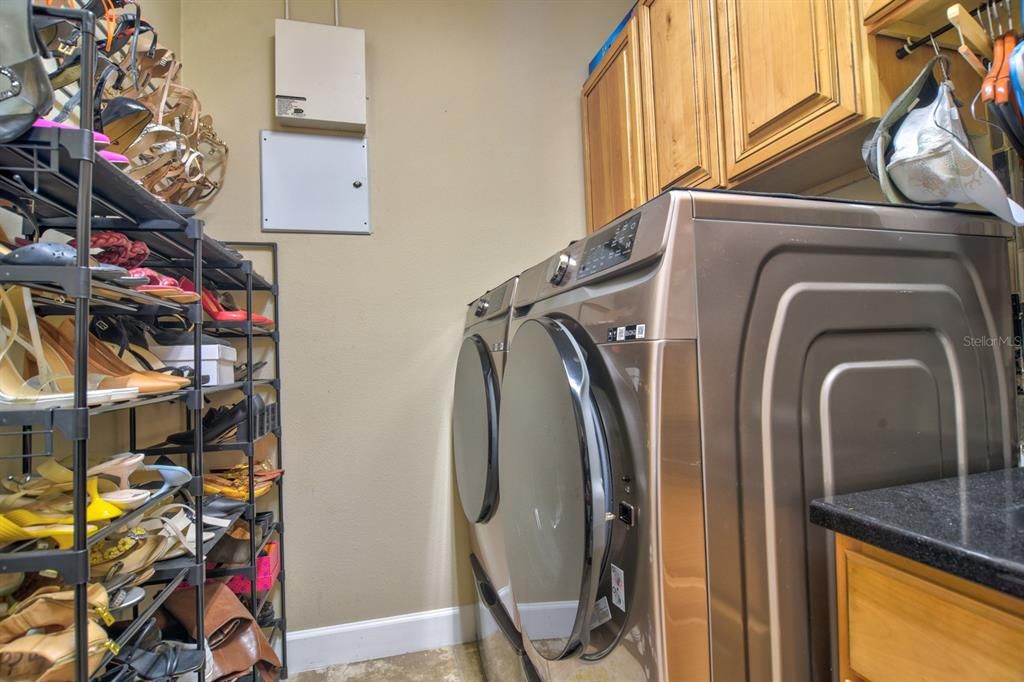 En Venta: $525,000 (4 camas, 3 baños, 2756 Pies cuadrados)