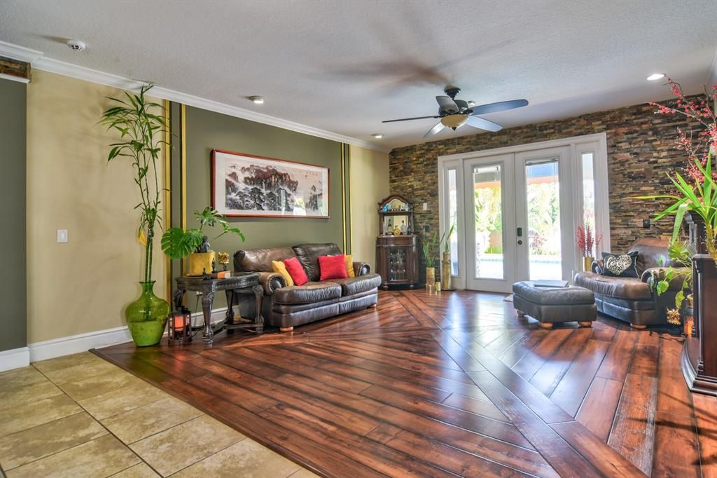 En Venta: $525,000 (4 camas, 3 baños, 2756 Pies cuadrados)