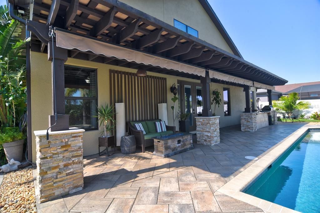 En Venta: $525,000 (4 camas, 3 baños, 2756 Pies cuadrados)