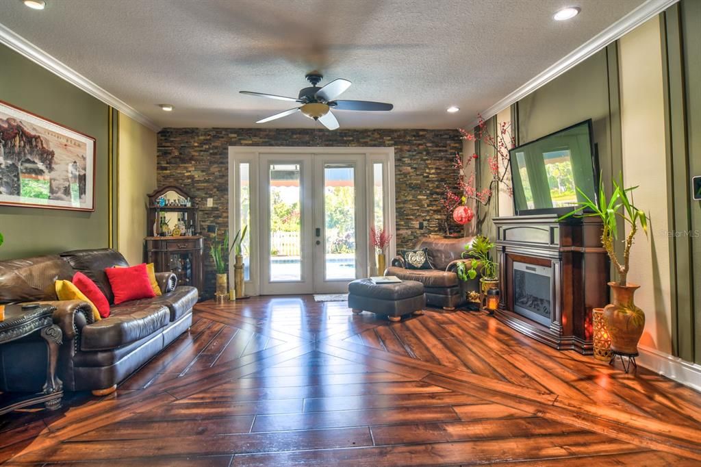 En Venta: $525,000 (4 camas, 3 baños, 2756 Pies cuadrados)