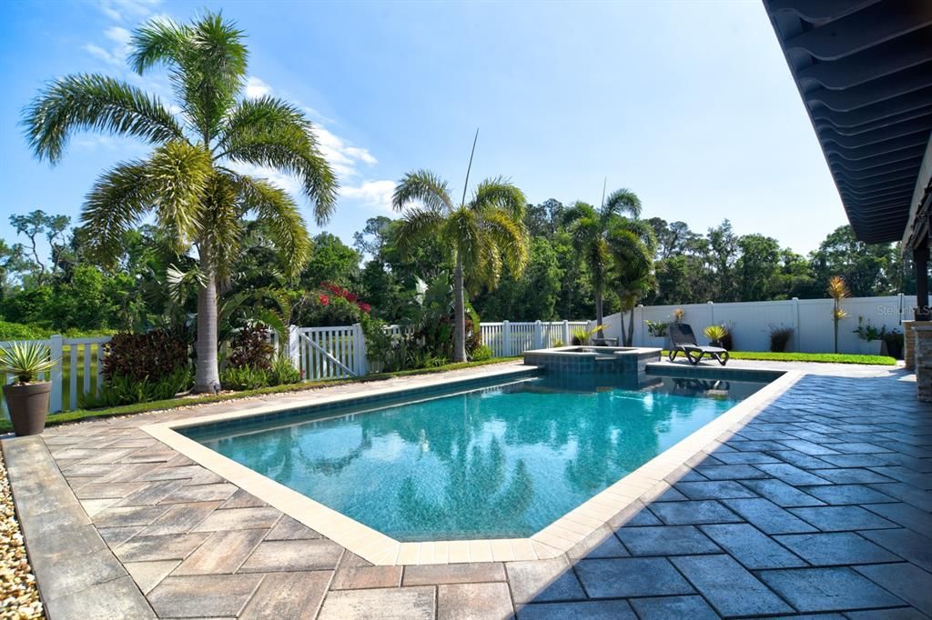 En Venta: $525,000 (4 camas, 3 baños, 2756 Pies cuadrados)